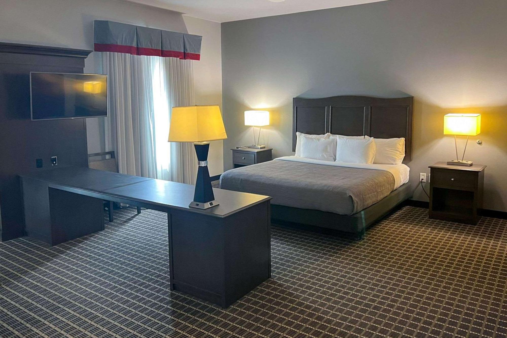 Quality Inn & Suites Pearsall Exterior foto