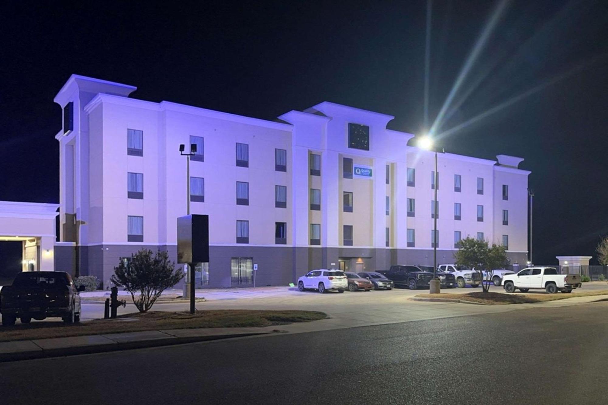 Quality Inn & Suites Pearsall Exterior foto